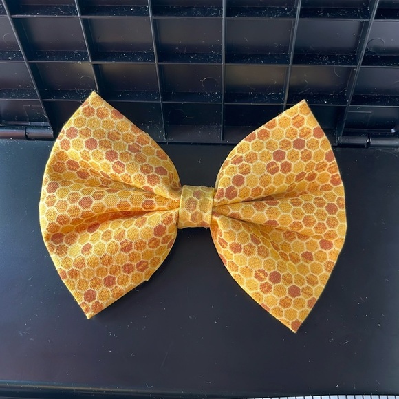 Honey combs hairbow - Picture 1 of 4